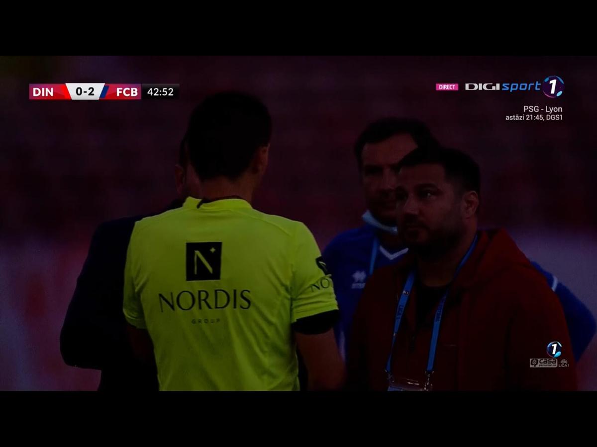 Detaliul remarcat de Dan Udrea la tribuna oficială, în momentul beznei de la Dinamo - Botoșani: „Cum să stai așa?!”