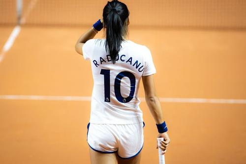 Emma Răducanu (19 ani, 77 WTA) spune că sud-coreeanul Heung-min Son (30 de ani), extrema lui Tottenham, este o sursă de inspirație pentru ea.