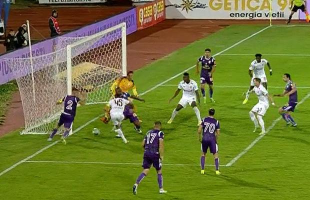 Camora, primul gol cu dreptul în Liga 1! A profitat de „somnul” defensivei argeșene