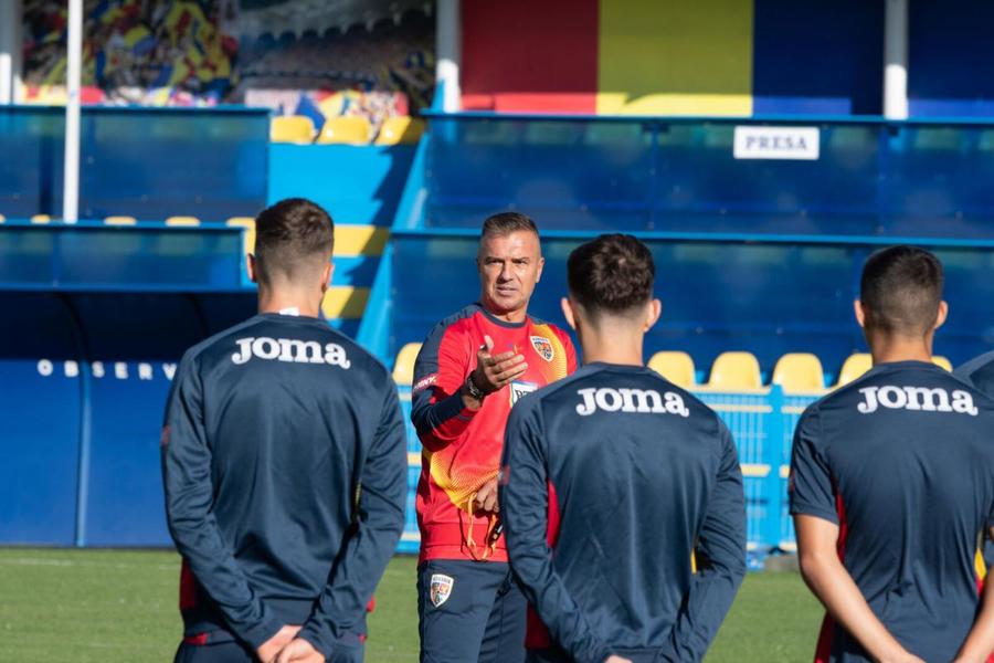 S-a reunit naționala U20. Primele imagini de la antrenamentul condus de selecționerul Daniel Pancu