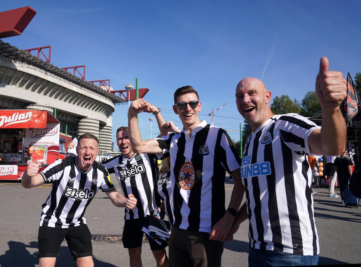 L-au înjunghiat! Incidente grave la Milano » Fanii lui Newcastle, atacați înaintea meciului de Liga Campionilor