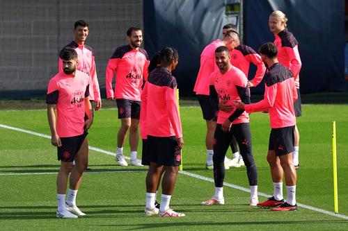 Jucătorii lui Manchester City nu scapă de amenzi // Foto: Imago