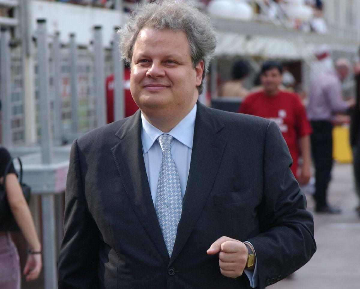Jean Valvis, apariție rară: „La Rapid e un proiect pe care am încercat să-l fac în 2006” » Ce impresie i-a lăsat Șucu: așteaptă apelul boss-ului din Giulești