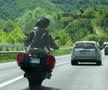 Rivalitatea dintre șoferi și motocicliști poate avea consecințe dramatice / Sursă foto: Imago Images