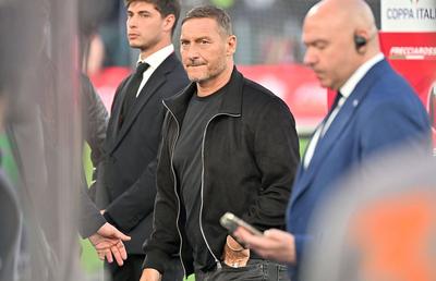 Îl avertizează pe Chivu, înaintea duelului de sâmbătă: „Nu veți avea nevoie de sacou și cravată, ci de cască!”