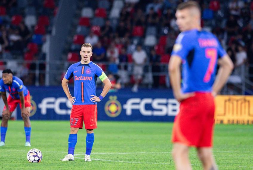 Tănase a păstrat banderola la intrarea lui Olaru / FOTO: Imago
