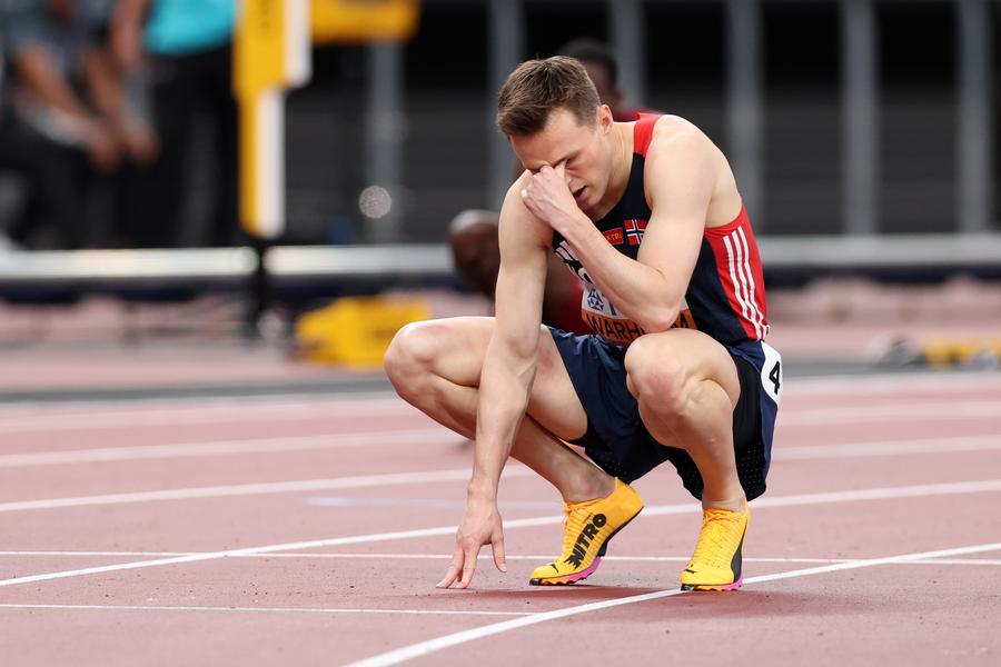 Interesanta finală de la 400 m garduri la Campionatele Mondiale de la Tokyo: atacuri verbale, controversă și un medaliat cu coroană