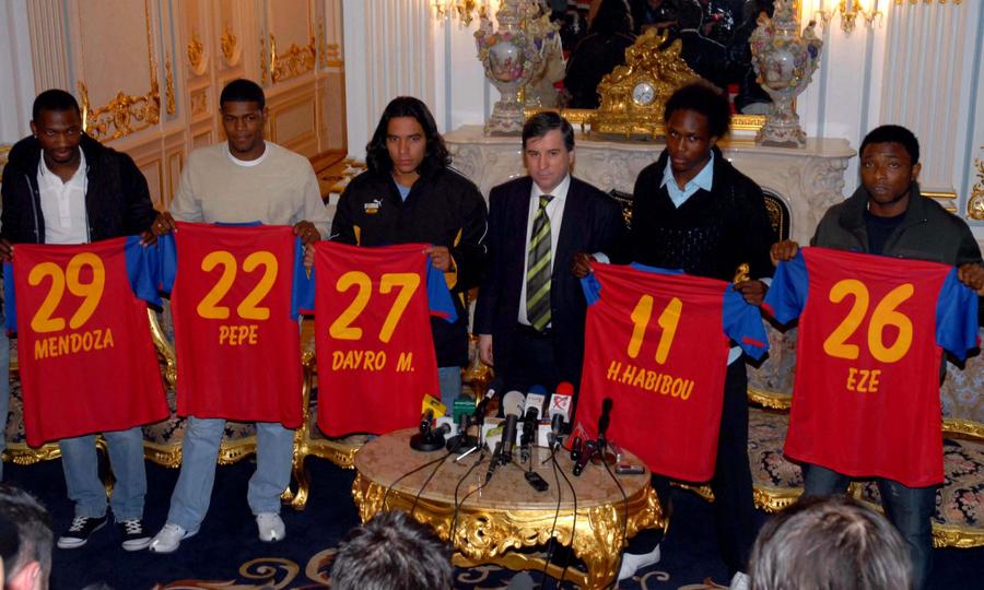 Imagine rară cu FCSB prezentând 5 fotbaliști străini deodată Bună dimineața, FCSB! » Decizia campioanei, după ce a văzut trendul din Champions League