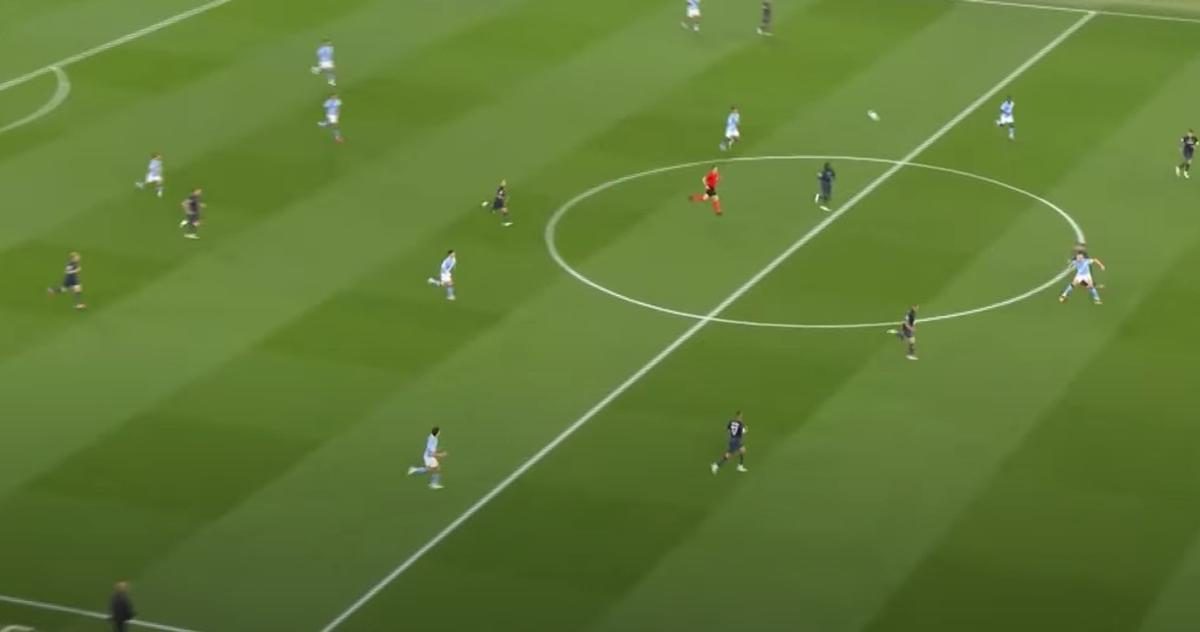 Faza eliminării lui Giovanni Di Lorenzo, după faultul de ultim apărător asupra lui Erling Haaland, în Manchester City - Napoli 2-0