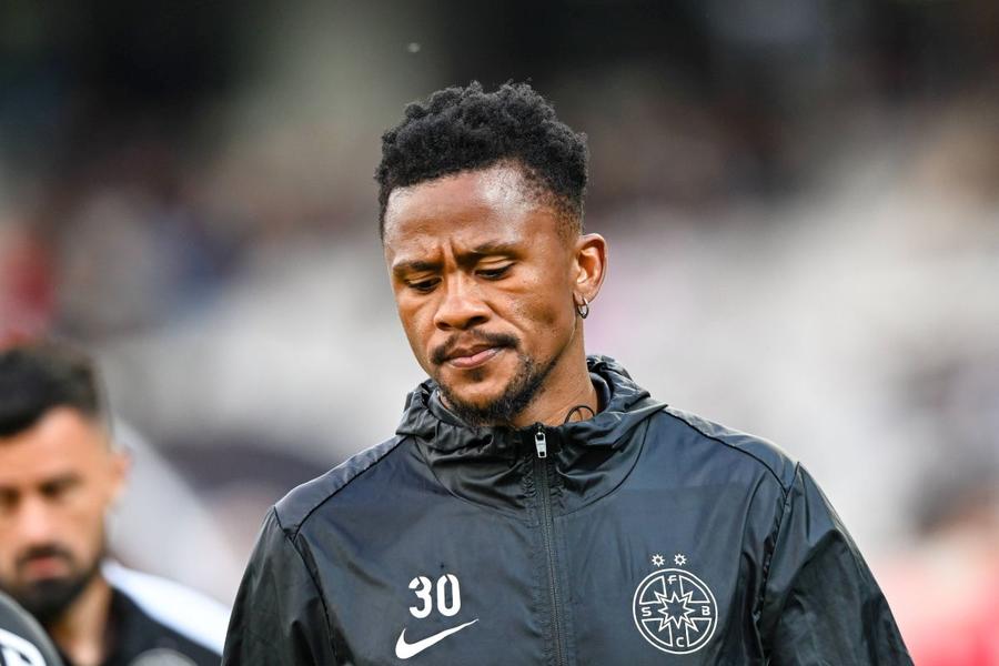 Siyabonga Ngezana // foto: Imago Debandadă totală la FCSB! » Jucătorul a fugit din cantonament pentru a se întâlni cu fotbalistul rivalei: „Vă dați seama?!”
