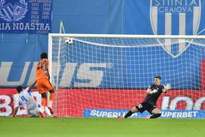 Universitatea Craiova - FCSB: duelul începe furtunos la poarta lui Târnovanu!