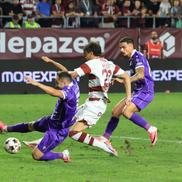 Faza golului: șutul din interiorul careului, în ciuda opoziției fundaşilor de la FC Argeş FOTO: Ionuț Iordache (GSP)