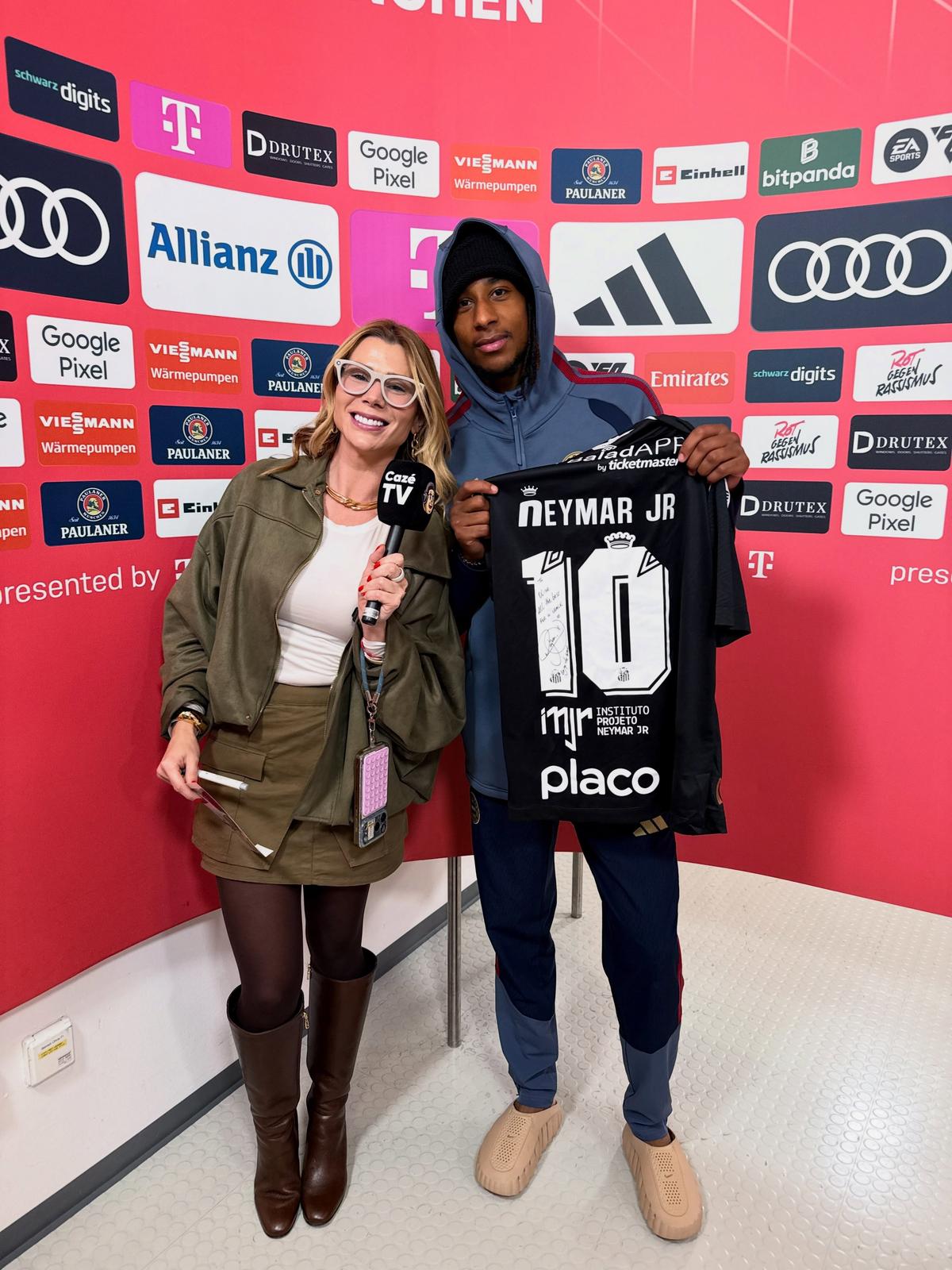 „Pot să te îmbrățișez?” » Trimisa lui Neymar l-a lăsat mască pe Olise, după meci: „Este top”