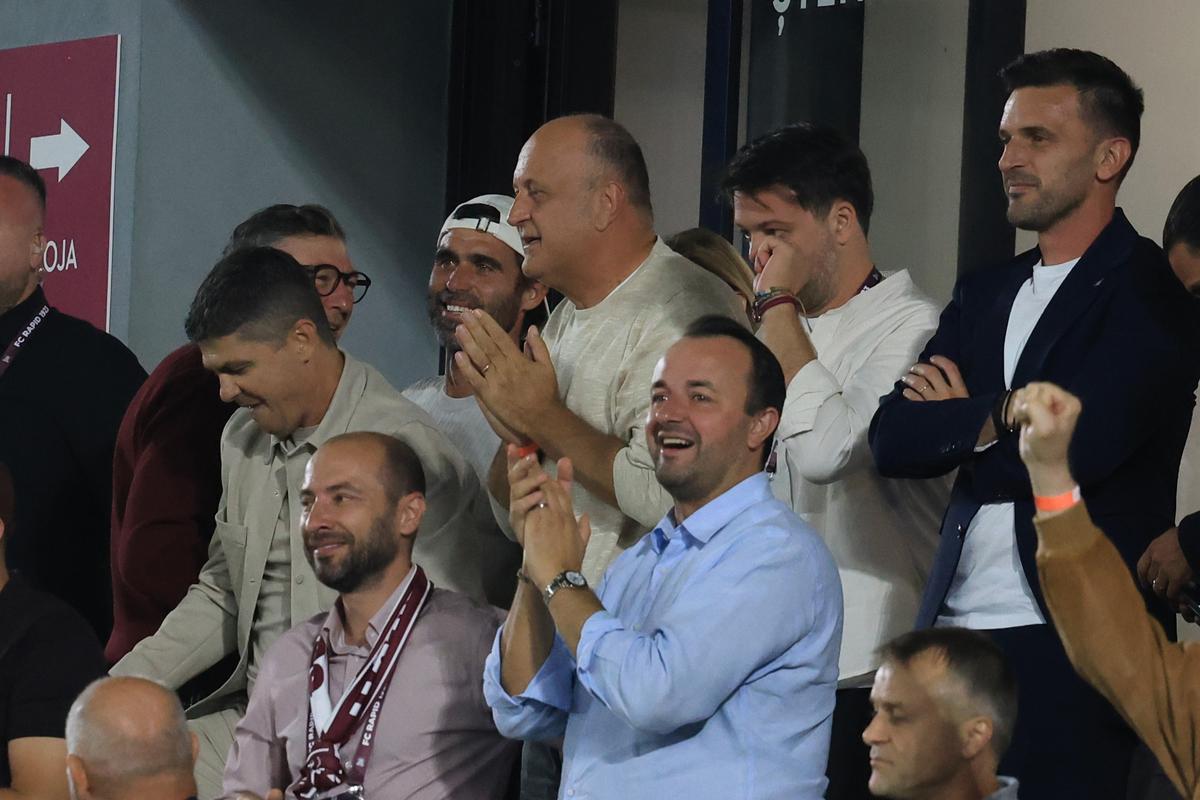 Bucuria din loja giuleştenilor la finalul meciului Rapid - FC Argeş 3-1
