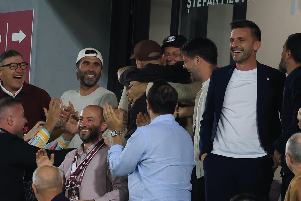 Bucuria din loja giuleştenilor la finalul meciului Rapid - FC Argeş 3-1