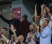 Brațele ridicate în lojă, în prelungirile meciului cu FC Argeș FOTO: Ionuț Iordache (GSP)
