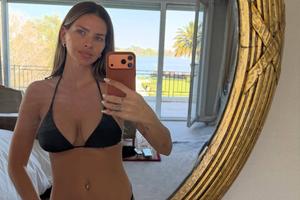 „Uite, sunt pătrată!” » Noua iubită a lui Icardi s-a dezbrăcat și s-a pozat în oglindă, ca să le dea peste nas criticilor