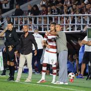 Ultimele indicații primite înainte de intrarea pe teren, cu meciul la 2-1 FOTO: Ionuț Iordache (GSP)