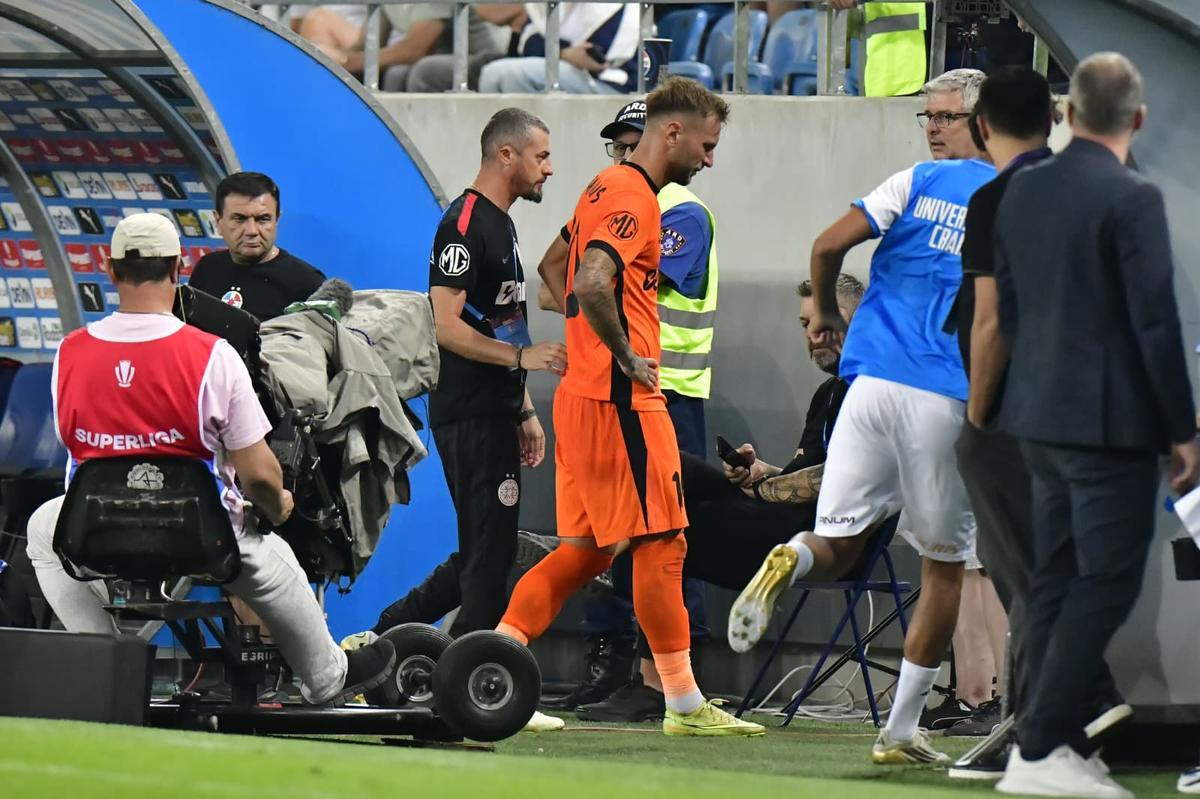 Drăguș „s-a rupt” după 38 de minute! Dublă-lovitură, pentru FCSB și Hagi