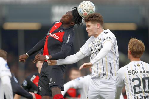Yann Kitala (numărul 11) este noul atacant al celor de la Farul // foto: Imago