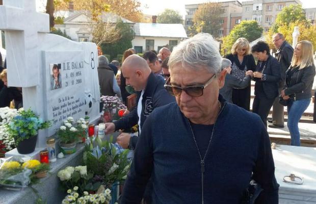 VIDEO + FOTO Ilie Balaci, comemorat, azi, la un an de la moarte » Oltenii l-au desenat în centrul Craiovei, folosind ca model o imagine din arhiva GSP