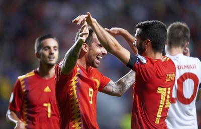 Spaniolii au făcut scandal la Stockholm! Jucătorii Spaniei au petrecut în club calificarea la EURO 2020 și au vrut să aducă femei în hotel