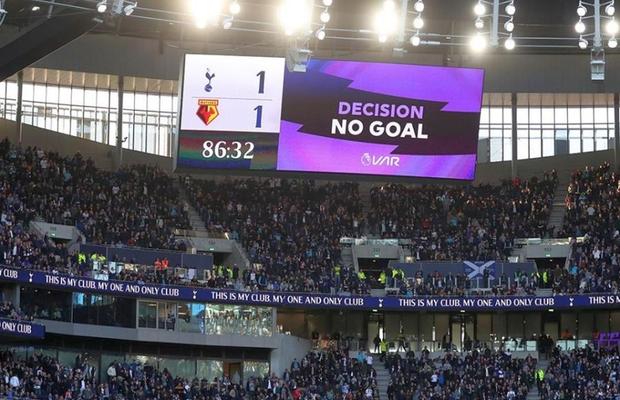 TOTTENHAM - WATFORD 1-1 // Scene confuze în Premier League: arbitrul a validat un gol, dar pe tabelă a fost afișată decizia opusă