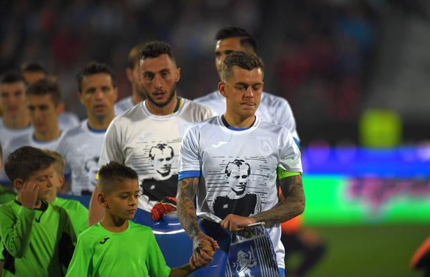 CFR CLUJ - CRAIOVA 2-0 // FOTO Gest superb al oltenilor în memoria lui Ilie Balaci: cum au ieșit pe teren jucătorii lui Victor Pițurcă