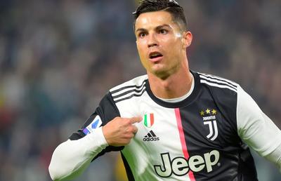 JUVENTUS - BOLOGNA 2-1 // VIDEO 701 and counting » Cristiano Ronaldo, încă un gol pentru Juventus » Portughezul, premiat înainte de meci