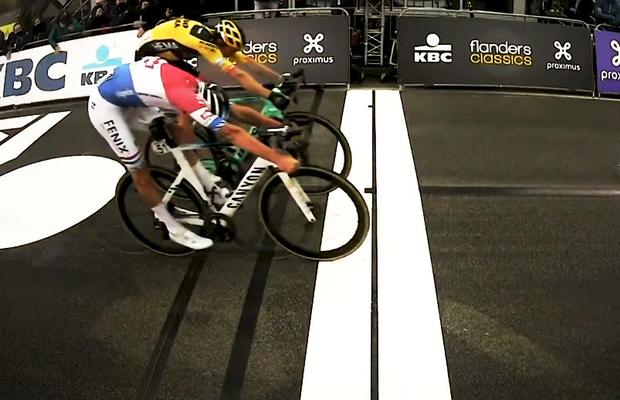 Mathieu van der Poel câștigă Turul Flandrei într-un sprint teribil cu rivalul Wout van Aert, iar ciclismul intră într-o nouă eră! Cine sunt coloșii din ciclocross care devorează clasicele