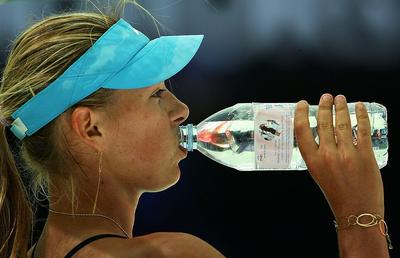 „L-a luat pe tatăl Mariei Sharapova de gât și l-a aruncat în coșul de gunoi! De atunci nu m-a salutat” » Adevăratul motiv al unei rivalități celebre din tenisul feminin