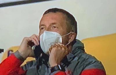 Mihai Stoica, surprins vorbind la telefon înaintea pauzei din Clinceni - FCSB! Ce a urmat