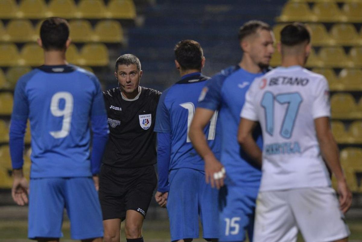 Preferatul lui Gigi Becali, luat la rost după prestațiile de la FCSB: „Îl depășește agresivitatea Bucureştiului” » Și MM Stoica e nemulțumit de el