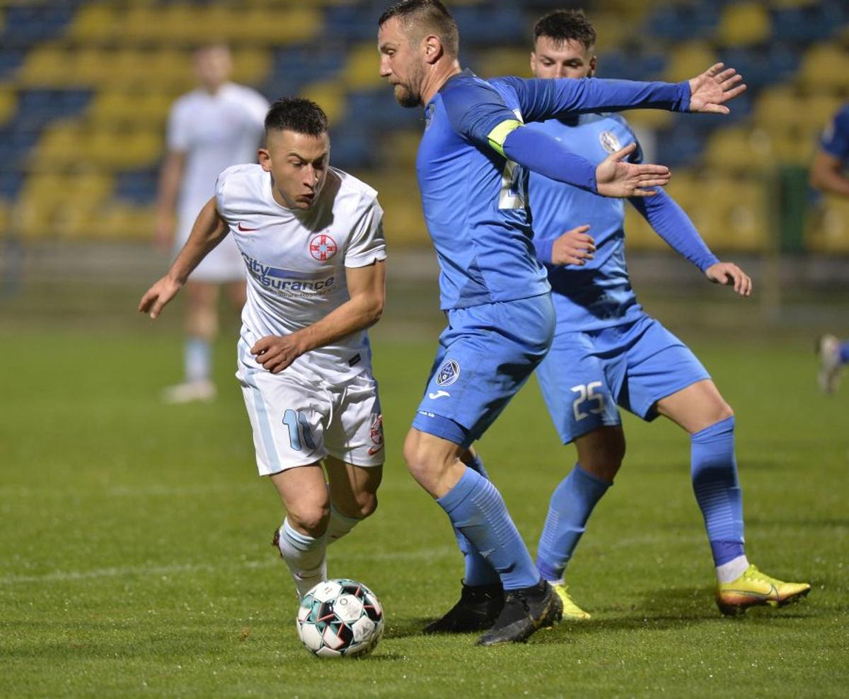 CLINCENI - FCSB 0-2. Ilie Poenaru acuză arbitrajul: „E al doilea meci în care greșește împotriva noastră” » Ce au declarat Rusescu și Paraschiv