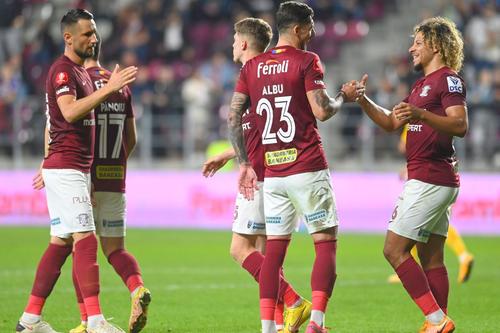 Dragoș Grigore (stânga) e sigur că va pleca de la Rapid