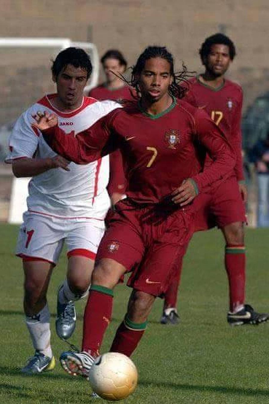 „Dacă spuneți că sunt bun, stați să-l vedeți pe el” » Povestea jucătorului mai bun ca Ronaldo, care și-a ratat cariera și a ajuns la închisoare. Petrecerile, alcoolul și drogurile l-au distrus