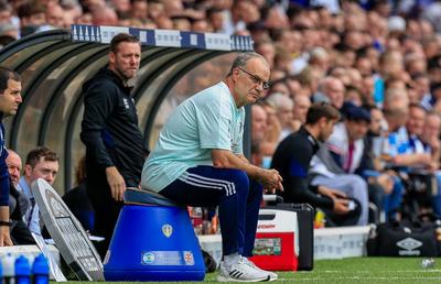 Gest impresionant al fanilor lui Leeds pentru Marcelo Bielsa » Englezii au călătorit 11.000 de km pentru a-i face un cadou inedit