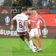 Lars Kramer vs Raul Opruț, în Dinamo - Rapid, 0-2 (19 octombrie 2025). Foto: Ionuț Iordache&Cristi Preda (GSP)