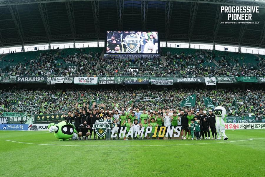foto: sărbătoare la Jeonbuk Hyundai / instagram @andreacompagno Andrea Compagno a devenit campion în Coreea de Sud înainte să înceapă play-off-ul! » Pe ce loc se află italianul în clasamentul golgheterilor