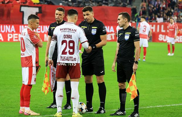 Nu s-au putut abține » Dinamoviștii i-au întors obscenitățile lui Alex Dobre, inamicul numărul 1 în derby