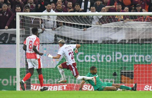 Dinamo nu o bate pe Rapid de 10 ani! Giuleștenii și-au anesteziat rivala cu două goluri dintr-un singur șut pe poartă!