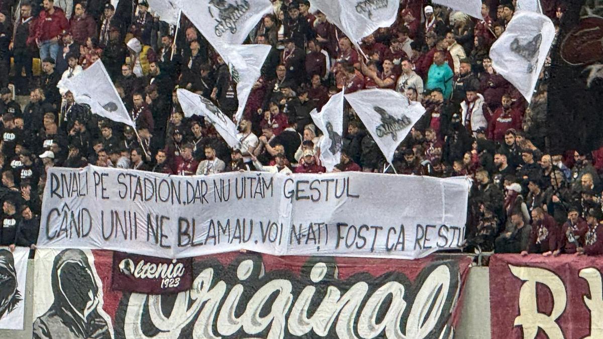 Mesajele afișate de galerii în Dinamo - Rapid