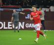 Dinamo nu o bate pe Rapid de 10 ani! Giuleștenii și-au anesteziat rivala cu două goluri dintr-un singur șut pe poartă!
