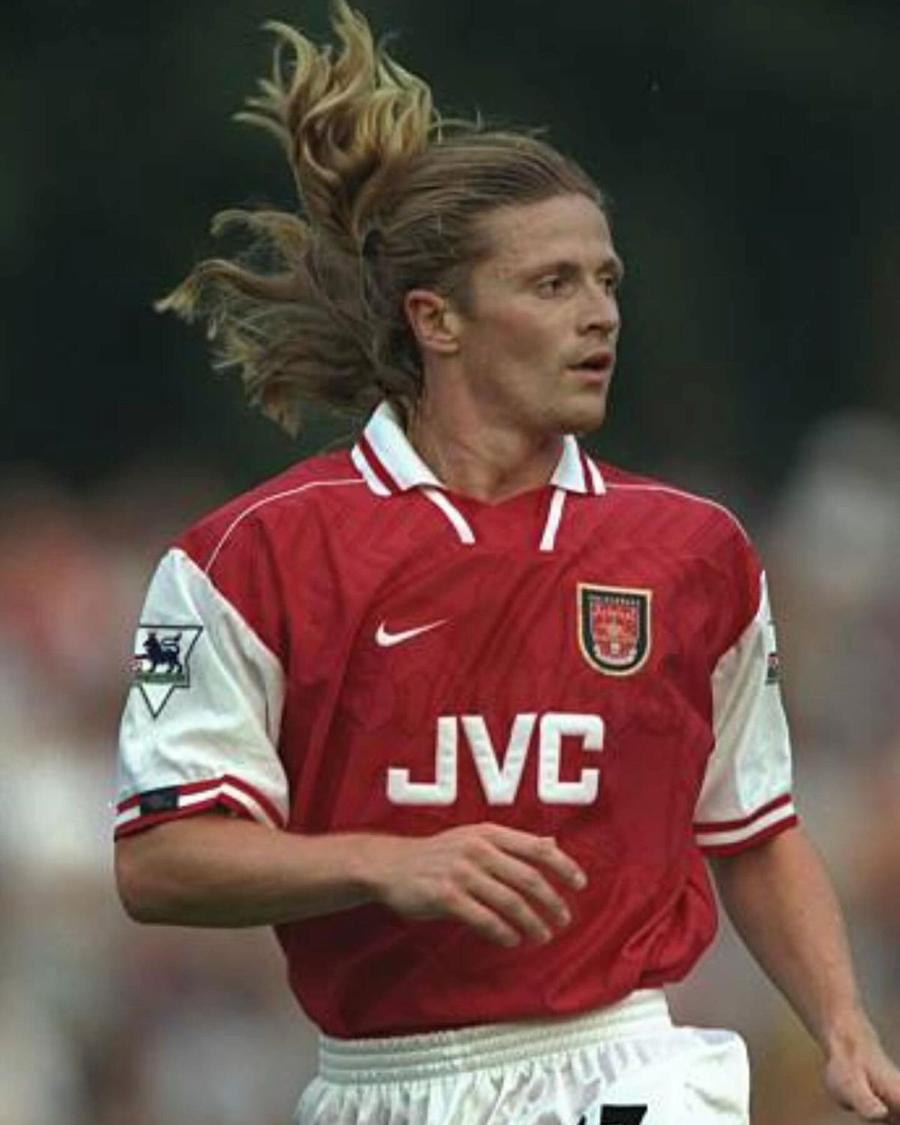 Emmanuel Petit, în perioada în care evolua la Arsenal / Foto: Instagram Fostul campion mondial a izbucnit după distrugerile din Franța: „Simt nevoia să ies în stradă și să mă bat cu puștii ăștia nesimțiți”