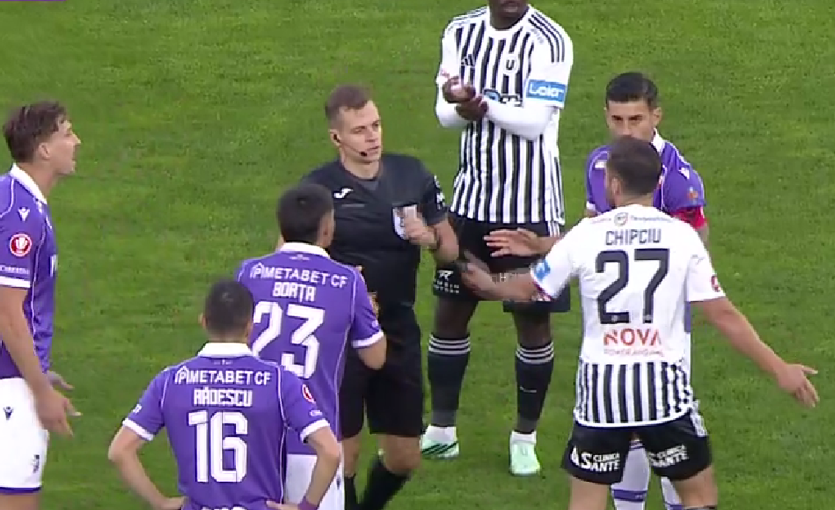 Decizie ciudată de arbitraj, în Universitatea Cluj - FC Argeș