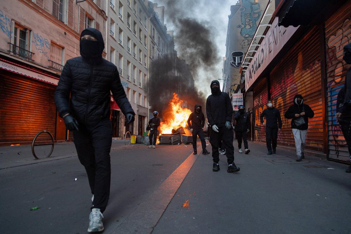 Imagini ireale din haosul de la Paris: poliția franceză a cerut amânarea blockbusterului PSG - Barcelona