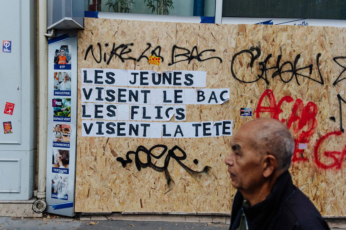 Imagini ireale din haosul de la Paris: poliția franceză a cerut amânarea blockbusterului PSG - Barcelona