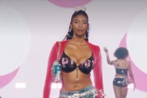 Natalia, fiica regretatului Kobe Bryant, a atras toate privirile cu ținuta îndrăzneață de la „PINK”