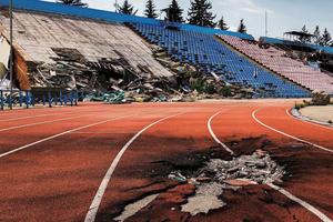 Ce a mai rămas din stadioanele Ucrainei, după aproape 5 ani de război » Imaginile devastatoare, adunate într-o carte-document