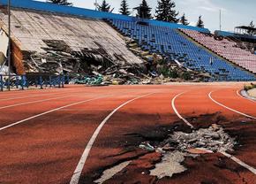 Ce a mai rămas din stadioanele Ucrainei, după aproape 5 ani de război » Imaginile devastatoare, adunate într-o carte-document